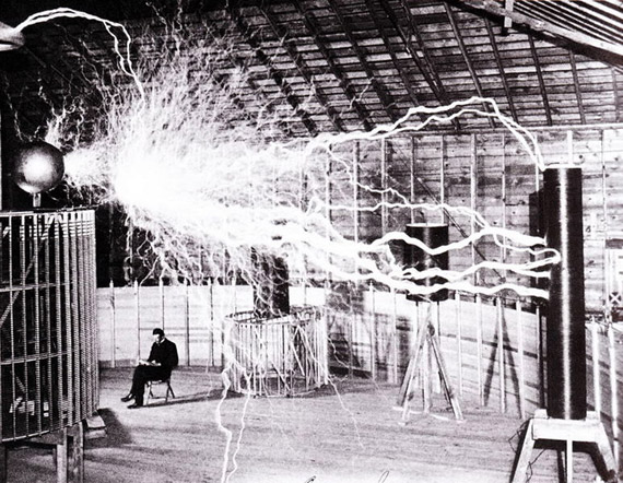 Nikola Tesla, just hanging out in his Colorado Springs lab, December 1899. 